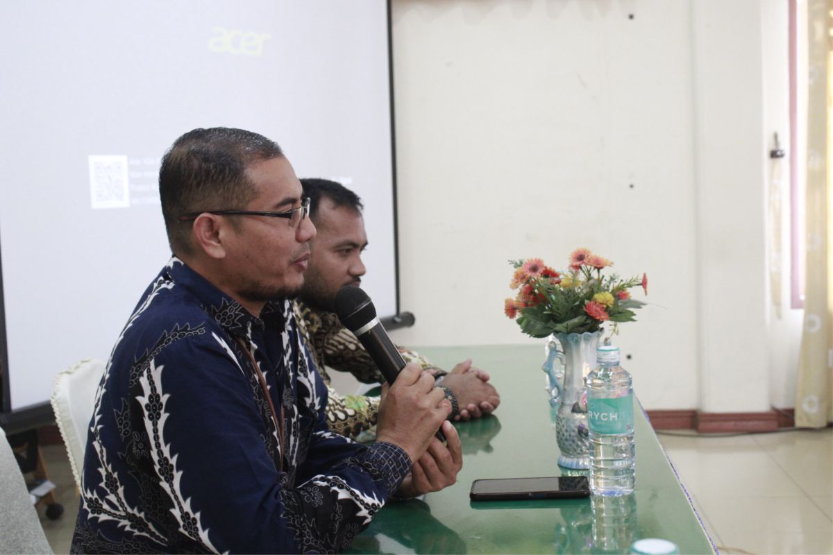 Bila masyarakat mendapatkan dan melihat pelanggaran pemilu dapat melaporkannya kepada pihak terkait dengan tata cara dan mekanisme yang telah diatur : Romi Juliansyah