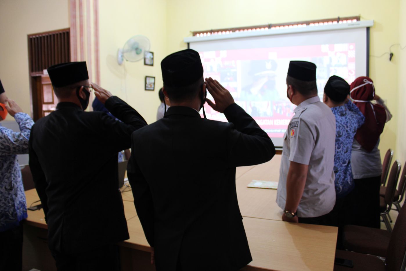 Peringatan HUT RI ke 75 secara Virtual di Sekretariat Panwaslih Kabupaten Aceh Barat