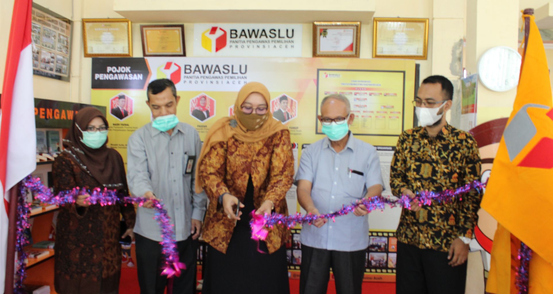 Launching pojok pengawasan di UTU Meulaboh, Marini "pentingnya keterlibatan masyarakat dalam mengawal demokrasi"