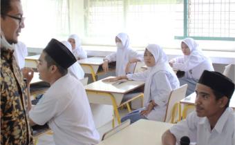 Romi Juliansyah " Sebagai Pemilih Pemula Diharapkan Siswa dan Siswi Harus Selektif Dalam Memilih Kepala Negara, Daerah maupun Anggota Dewan Perwakilan Rakyat"